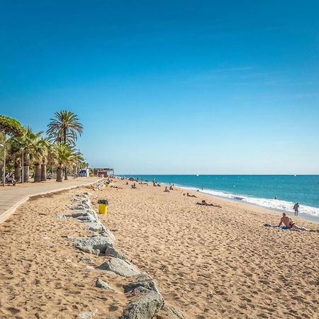 Stunning apartment in Pineda de Mar w/ 1 Bedrooms Exterior foto